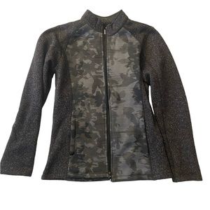 Callaway Weather Series women’s dark gray jacket with flower design. Runs small.